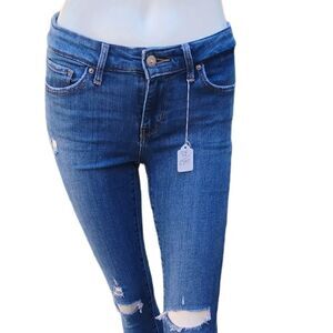 580325....Levi 711 Skinny Jeans Size 26, 29"W